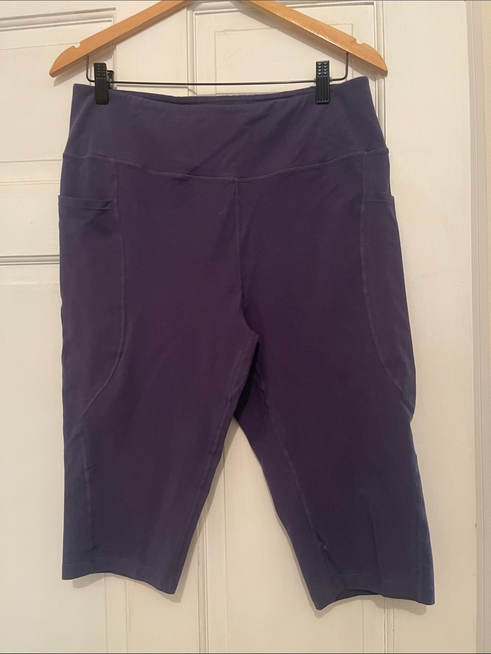 Women’s Purple Capri Leggings | High Waist Athletic Cropped Pants with Pockets